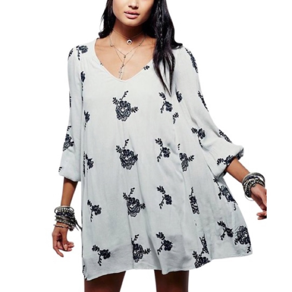 HP🎉 Free People Emma’s Embroidered Dress in Seaglass